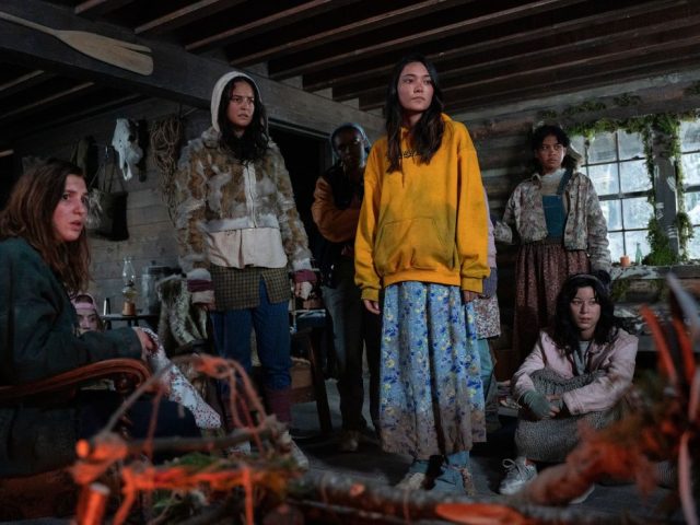 ‘Yellowjackets’ leans hard into ’90s music nostalgia, and we’re here for it