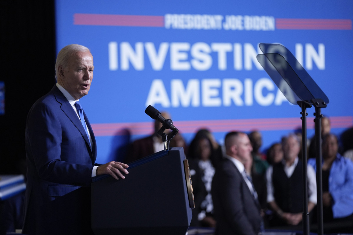 Biden digs at Trump for using ‘golden shovel’ during Microsoft Wisconsin event  at george magazine