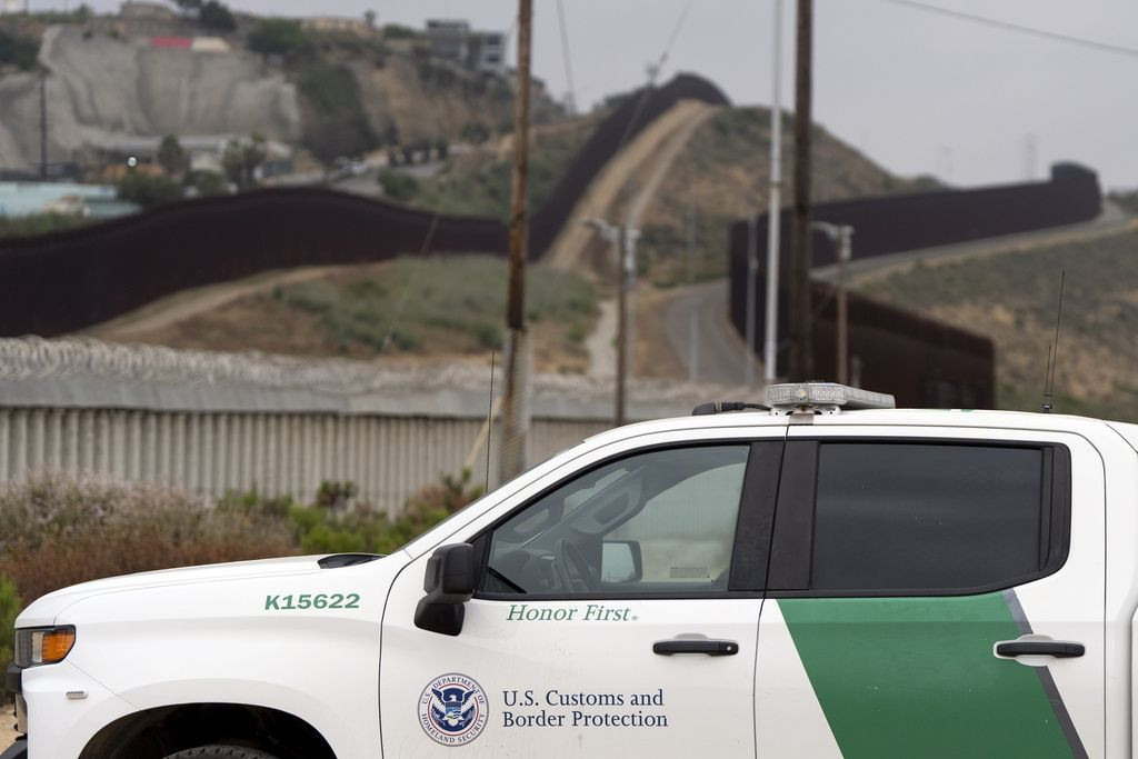 Border crossing levels unchanged day after Biden executive order  at george magazine