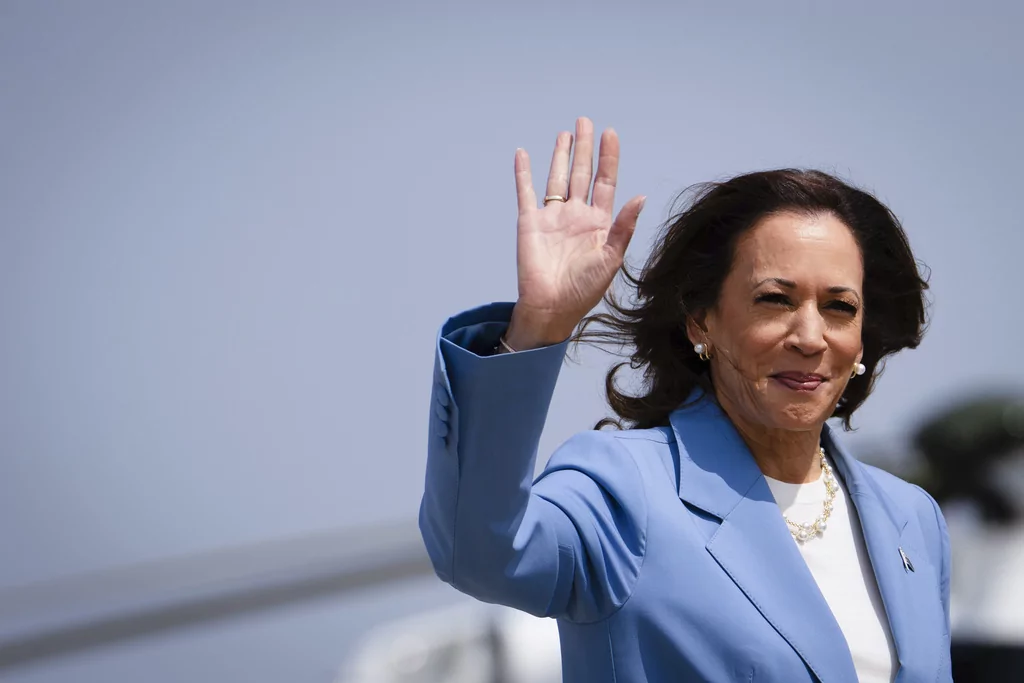 Harris goes populist on economy in bid for votes