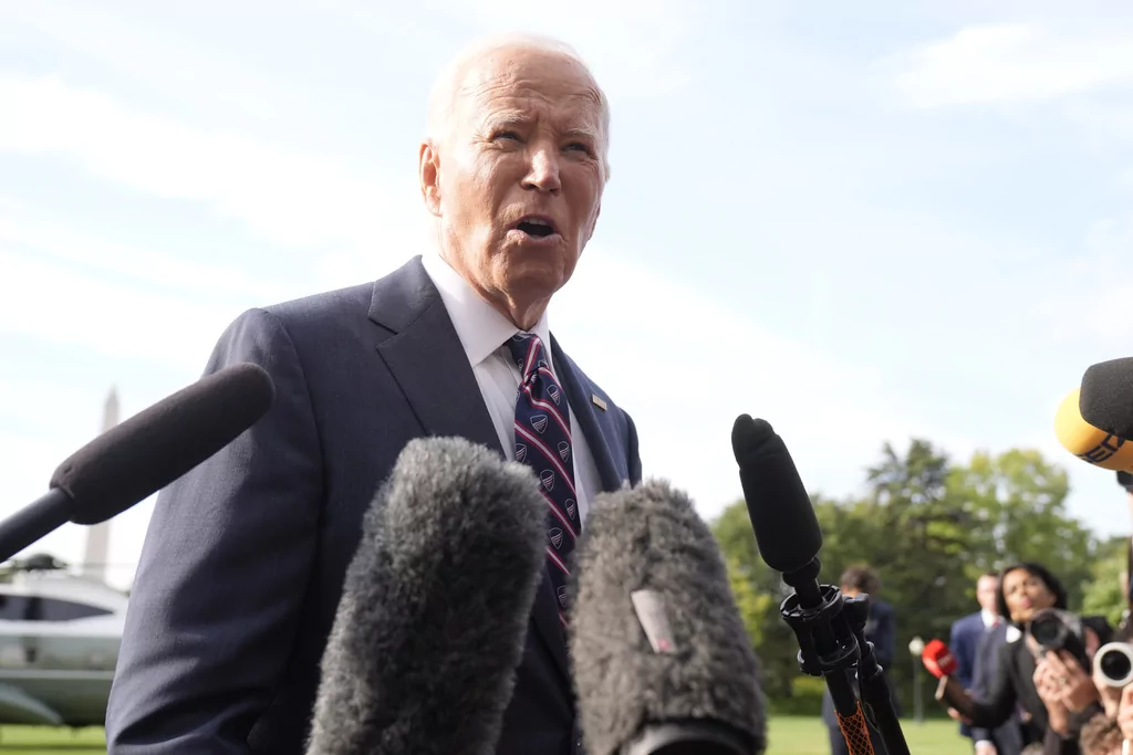 Biden student loan plan back on after judge lets restraining order expire