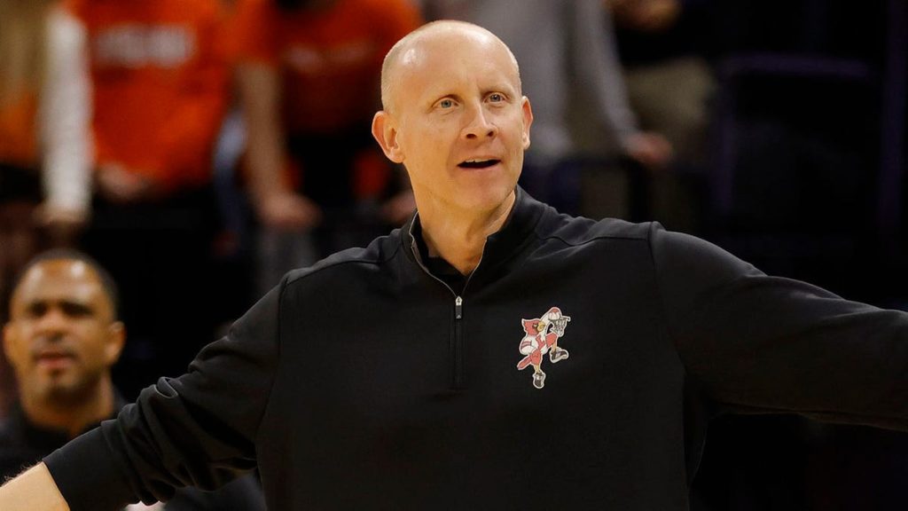 Charleston’s Chris Mack has fiery message for ‘dumb—es’ after getting criticized over post about daughter