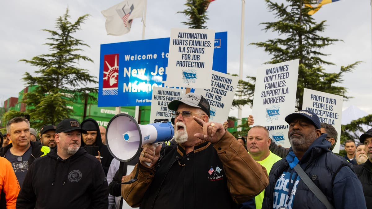 'Panic buying begins': TikTok users show port strike fears sparked toilet paper and grocery rush  at george magazine