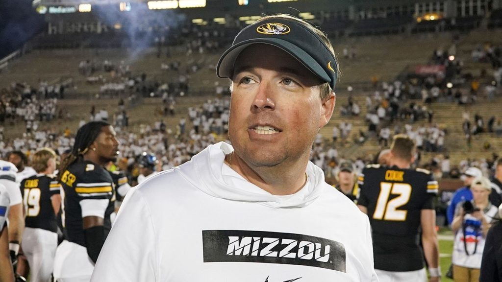 Missouri coach Eli Drinkwitz revokes football staffer’s access due to brother playing for upcoming opponent