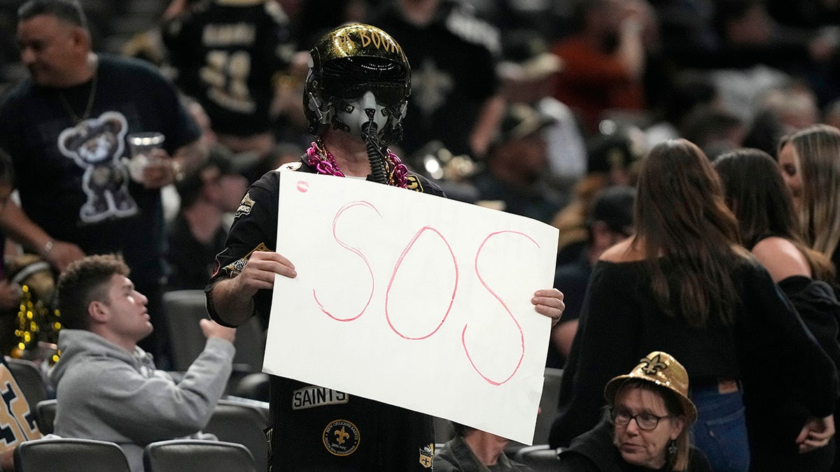 Saints face ridicule for bizarre decisions before halftime: 'Seems like they want to get their coach fired'  at george magazine