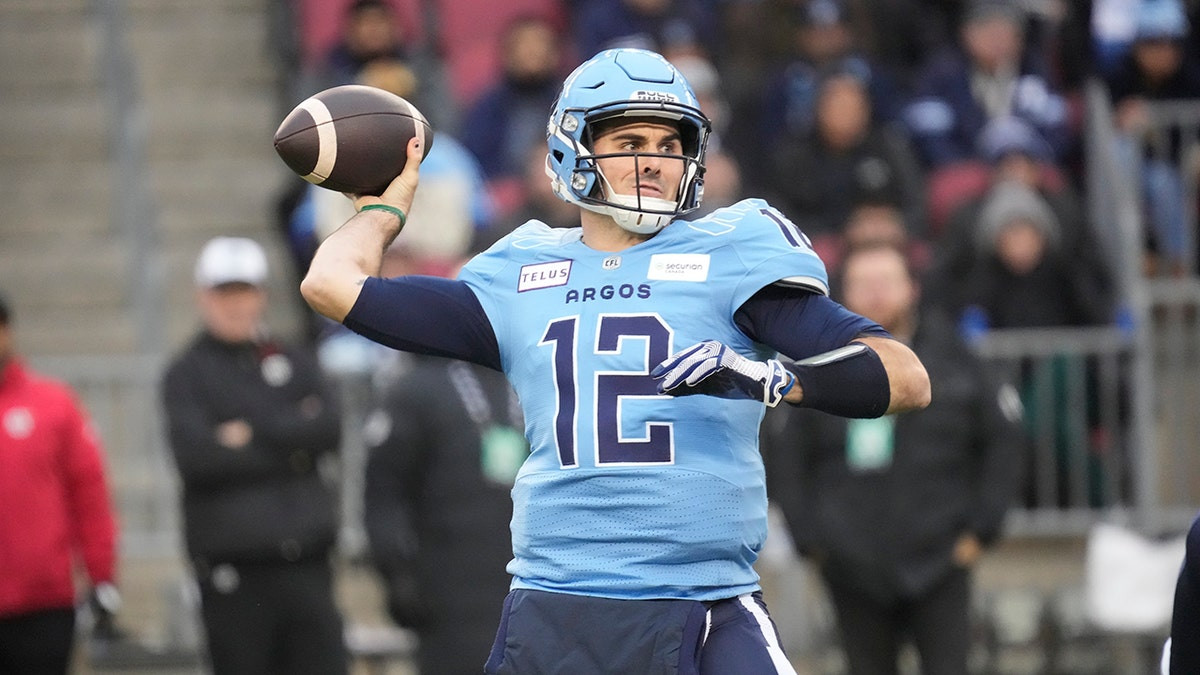 Ex-NFL quarterback Chad Kelly suffers gruesome leg injury teammates can't look at in CFL playoffs  at george magazine