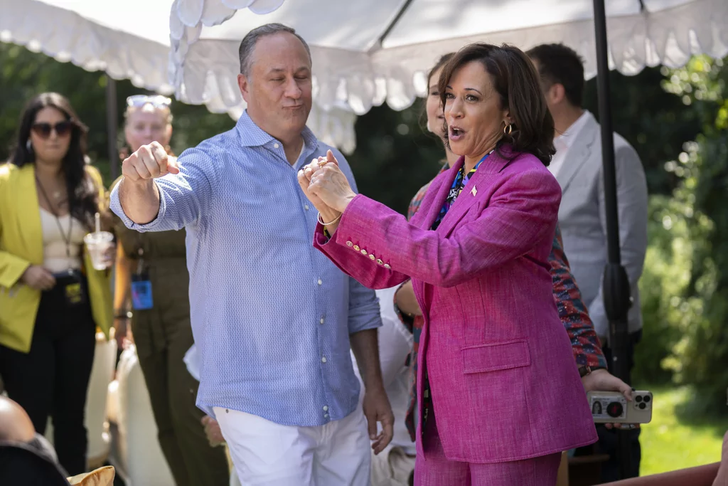 Kamala Harris escapes to Hawaii as Democrats reel from 2024 losses  at george magazine