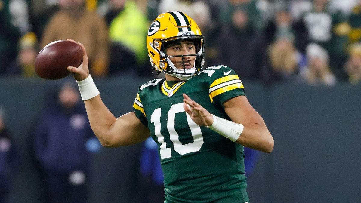 Packers clinch playoff spot with dominating win over Saints  at george magazine