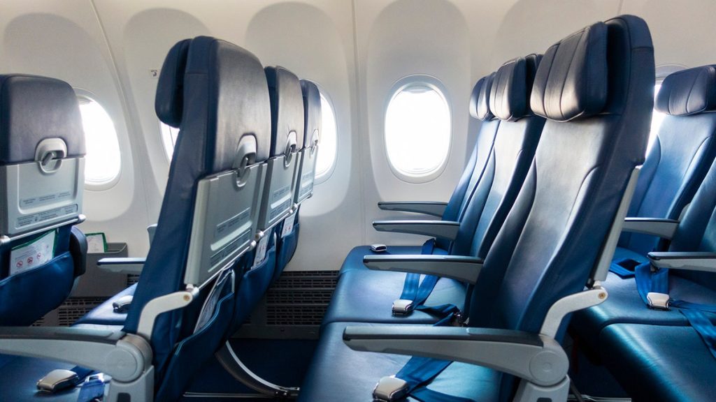 Traveler’s viral flight booking hack to avoid dreaded middle seat ignites debate