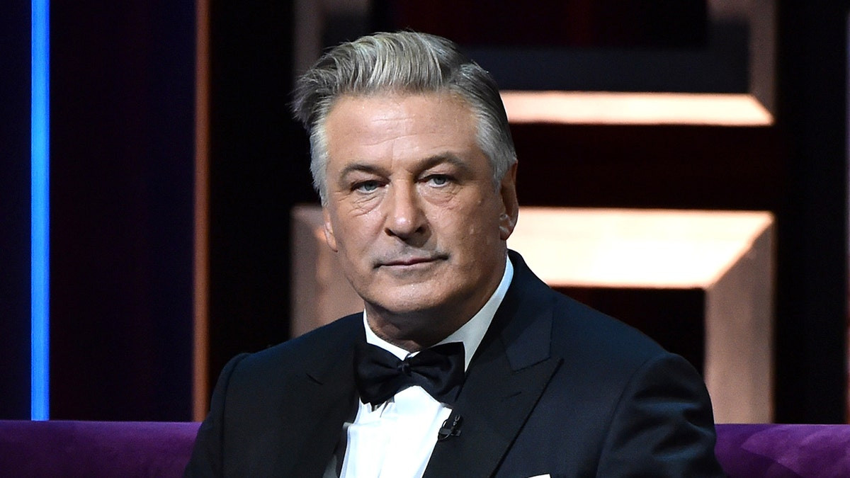 Alec Baldwin's 'Rust' prosecutors withdraw appeal in manslaughter case, officially ending it  at george magazine