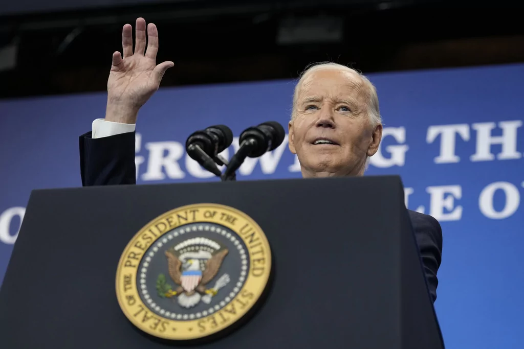 Biden gives economic farewell speech as voters say good riddance