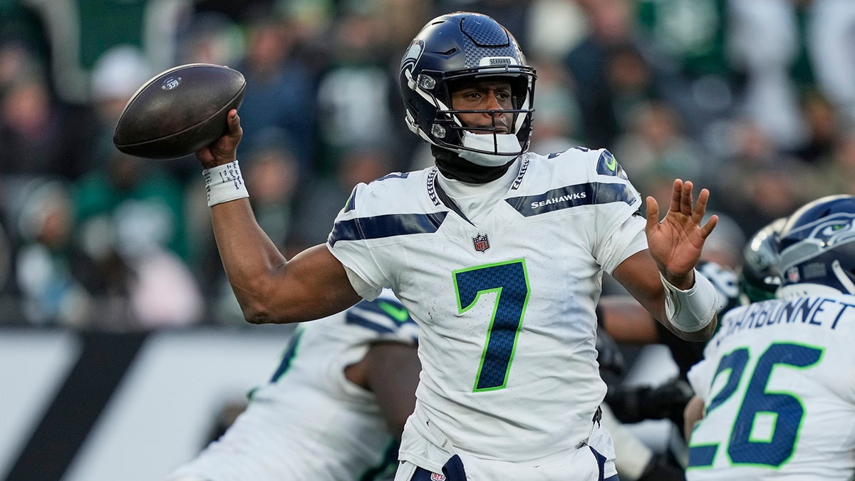 Seahawks stars Geno Smith, Leonard Williams burn former team; Seattle extends winning streak  at george magazine