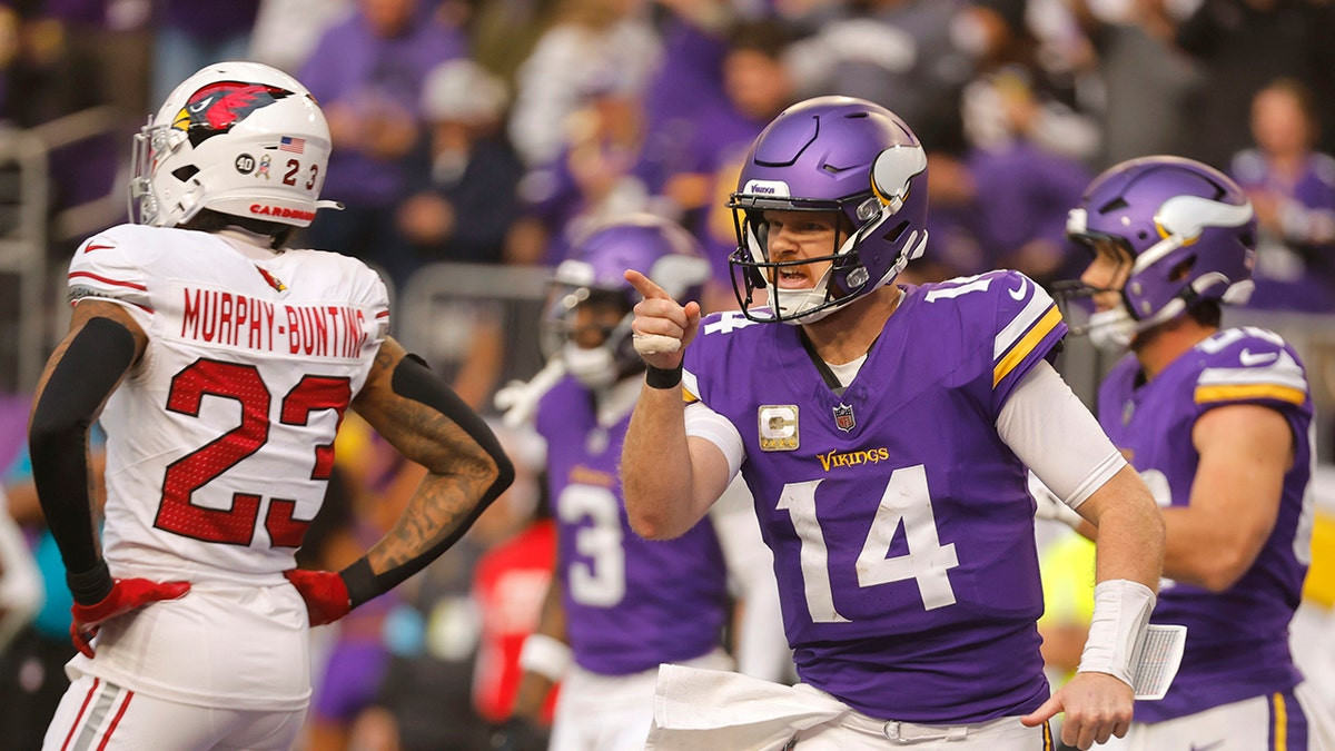 Sam Darnold helps Vikings notch 10th win of season in victory over Cardinals  at george magazine