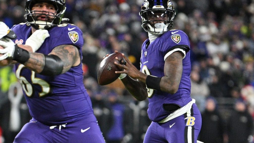 Ravens take down Steelers to keep AFC North race open