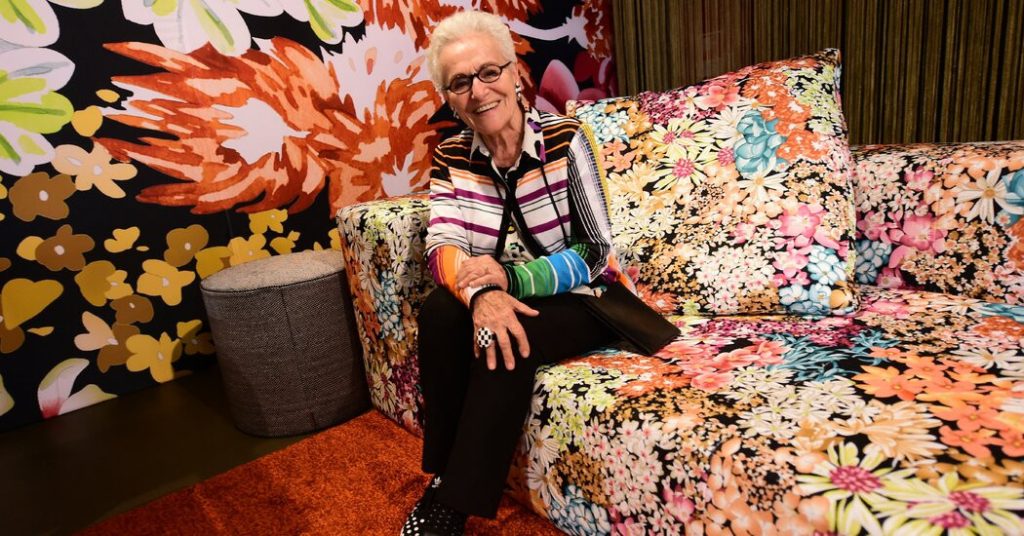 Rosita Missoni, Who Turned Zigzag Sweaters Into High Fashion, Dies at 93