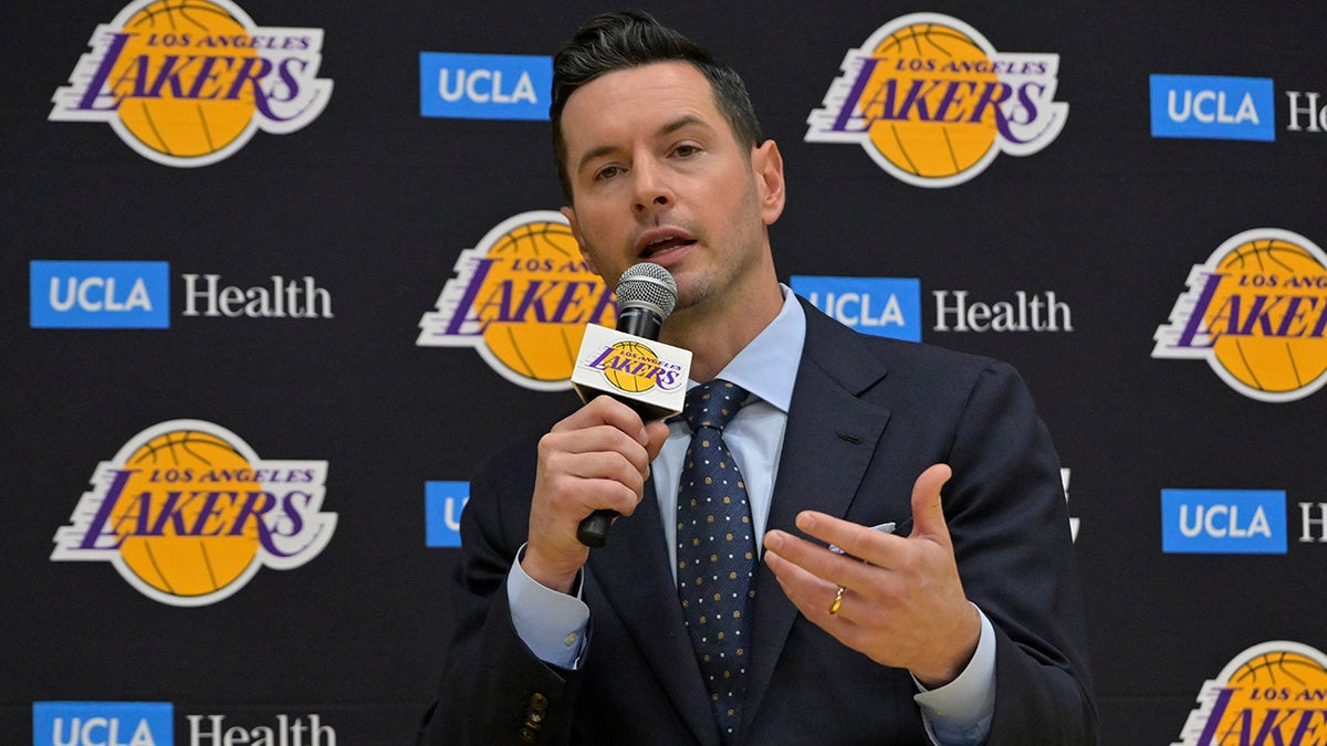 Lakers coach JJ Redick, Palisades resident, offers 'thoughts and prayers' after family evacuated due to fires  at george magazine