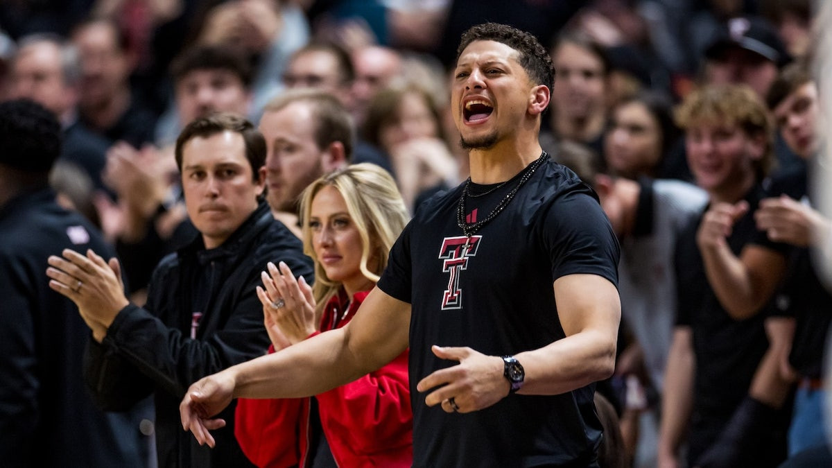 Patrick Mahomes' barber reveals story behind star quarterback's viral haircut  at george magazine