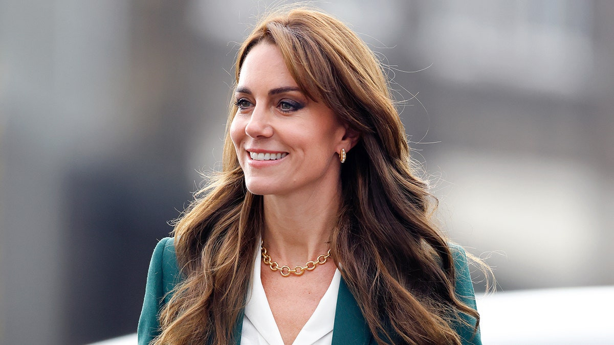 Kate Middleton faces mounting pressures of becoming queen: experts  at george magazine