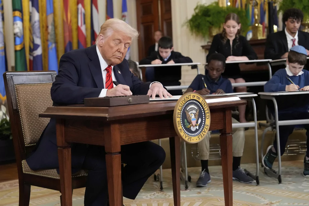 Trump planning to host third Cabinet meeting on Monday