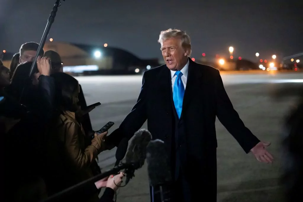 Trump escapes to Florida after setting world economy on fire