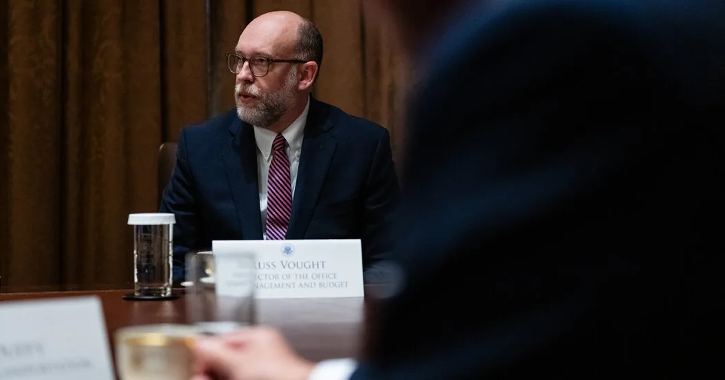 Bipartisan House and Senate Leaders Urge White House to Restore Spending Website  at george magazine