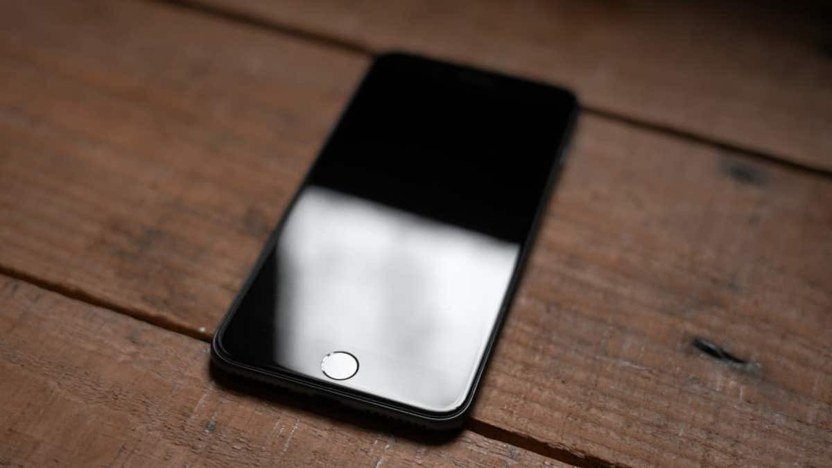 Hackers are bypassing fingerprint scanners to steal your identity  at george magazine