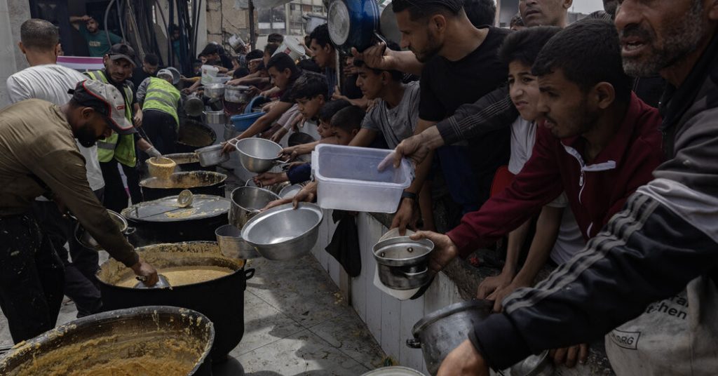 In Private, Some Israeli Officers Admit That Gaza Is on the Brink of Starvation