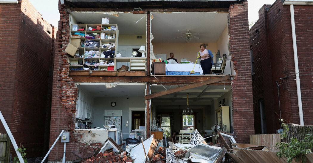 Tornadoes Kill 16 in Kentucky and Missouri  at george magazine