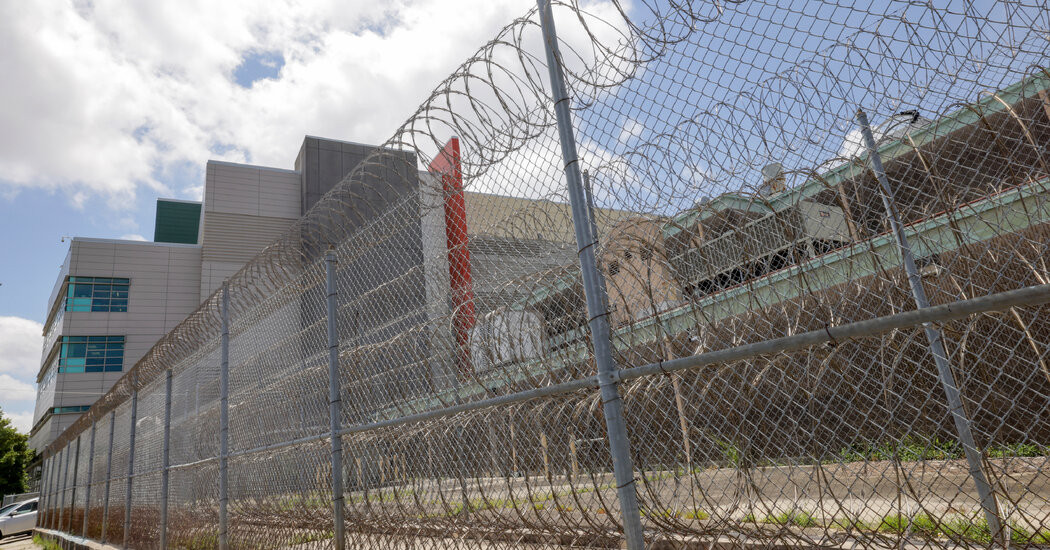 New Orleans Jail Employee Is Arrested and Charged With Helping 10 Inmates Escape  at george magazine