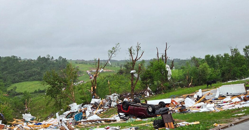 1 Killed and at Least 7 Are Injured in Tornado in Kentucky, Officials Say  at george magazine