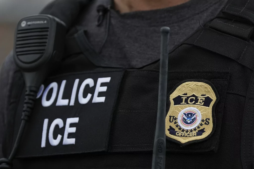 Two top ICE leaders depart as deportation campaign ramps up