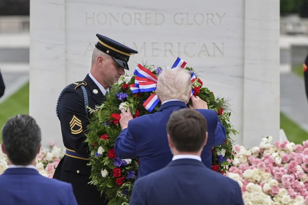 Trump honors fallen troops and Gold Star families at Arlington National Cemetery  at george magazine