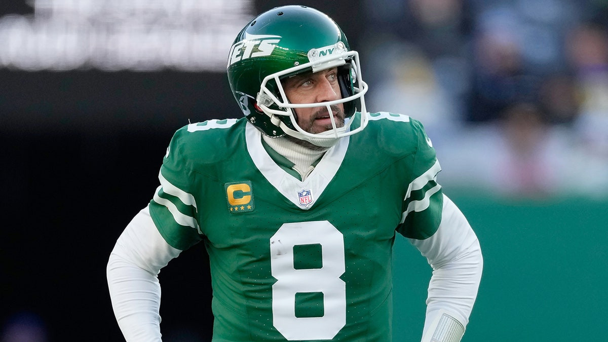 Aaron Rodgers keeps future with Steelers, football uncertain while focusing on personal priorities: report  at george magazine