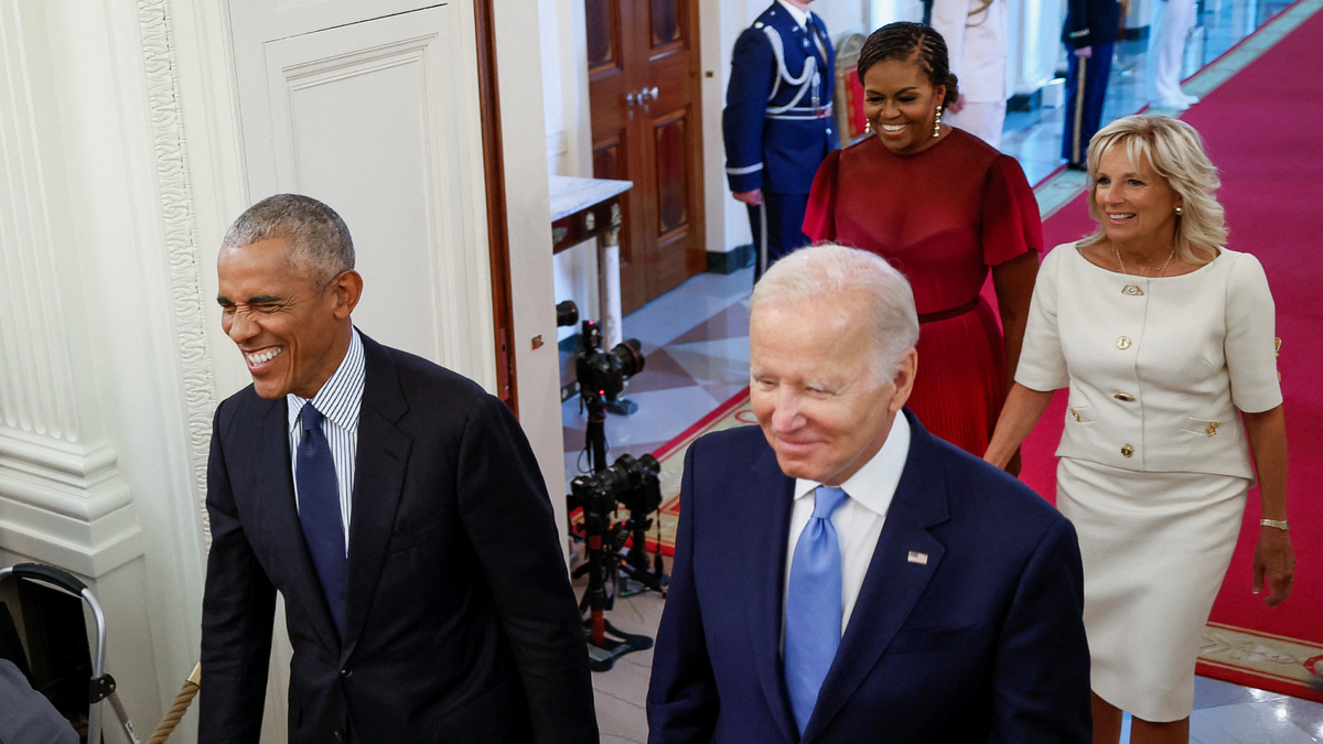 Obamas seen together for 1st time in 6 months as analyst sees ‘no love lost’ amid divorce murmurs  at george magazine