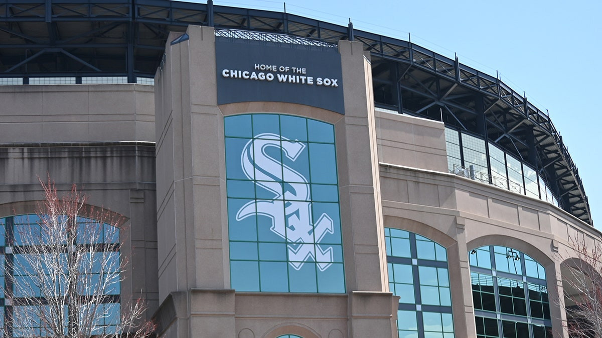 White Sox installing Pope Leo XIV graphic near his 2005 World Series seat  at george magazine