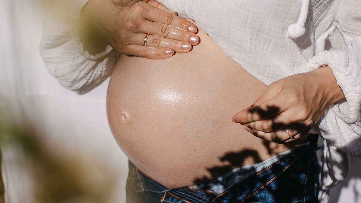 Lawsuit filed against Kansas law nullifying end-of-life choices for pregnant women  at george magazine