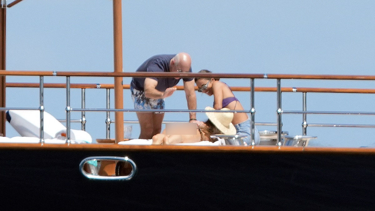 Jeff Bezos, Lauren Sánchez sizzle on $500M yacht ahead of summer wedding  at george magazine