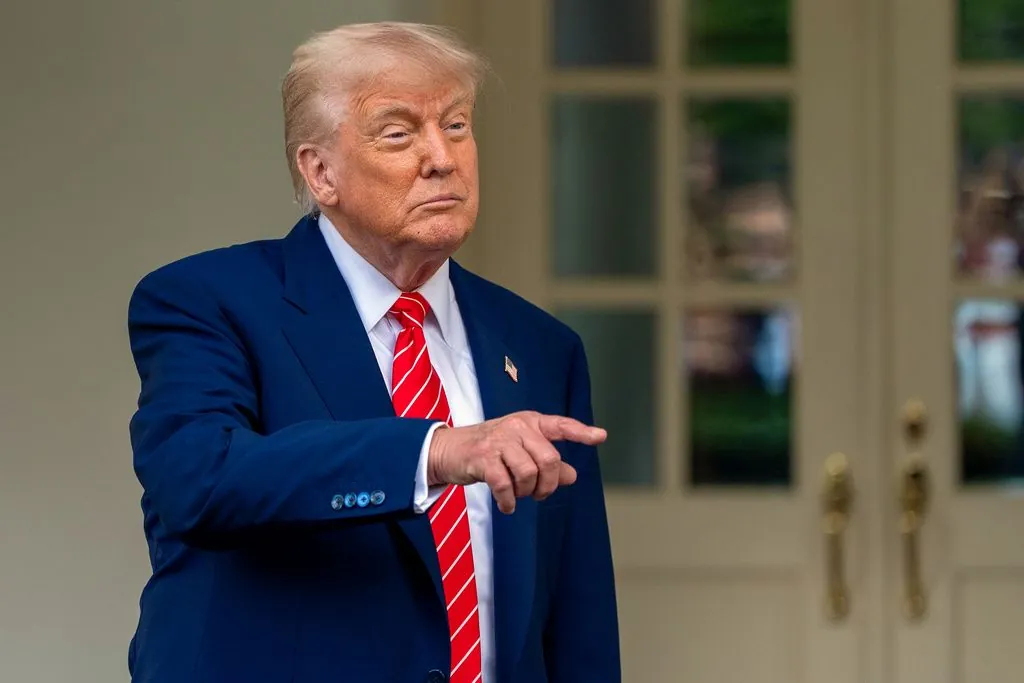 Trump teases executive order that will lower drug prices by ‘30% to 80%’  at george magazine