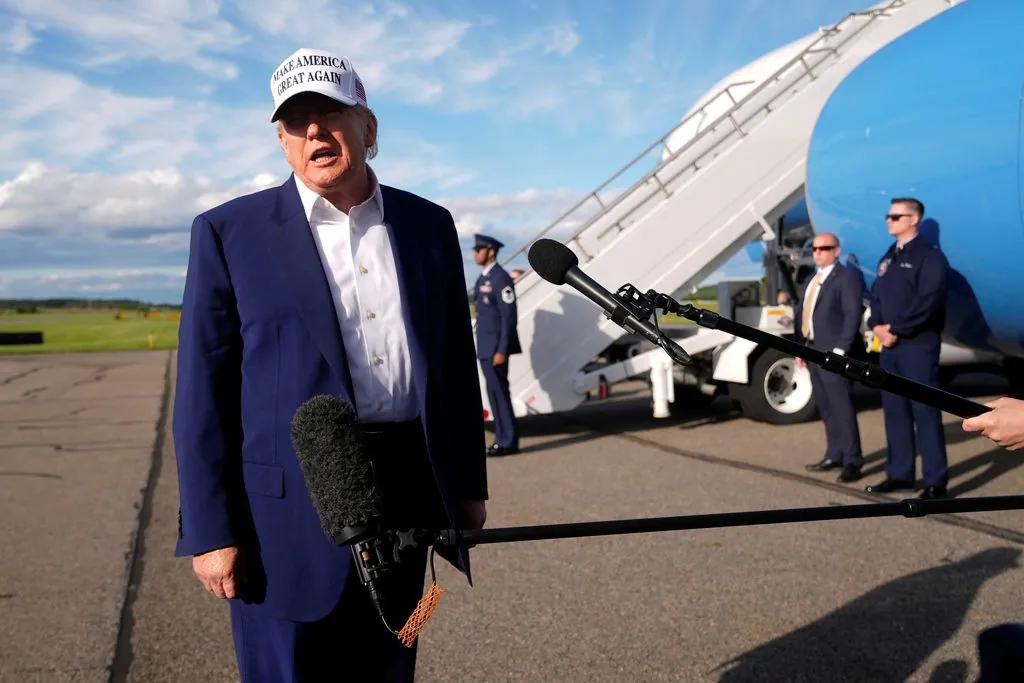 Trump delays 50% tariff on EU after call with von der Leyen  at george magazine