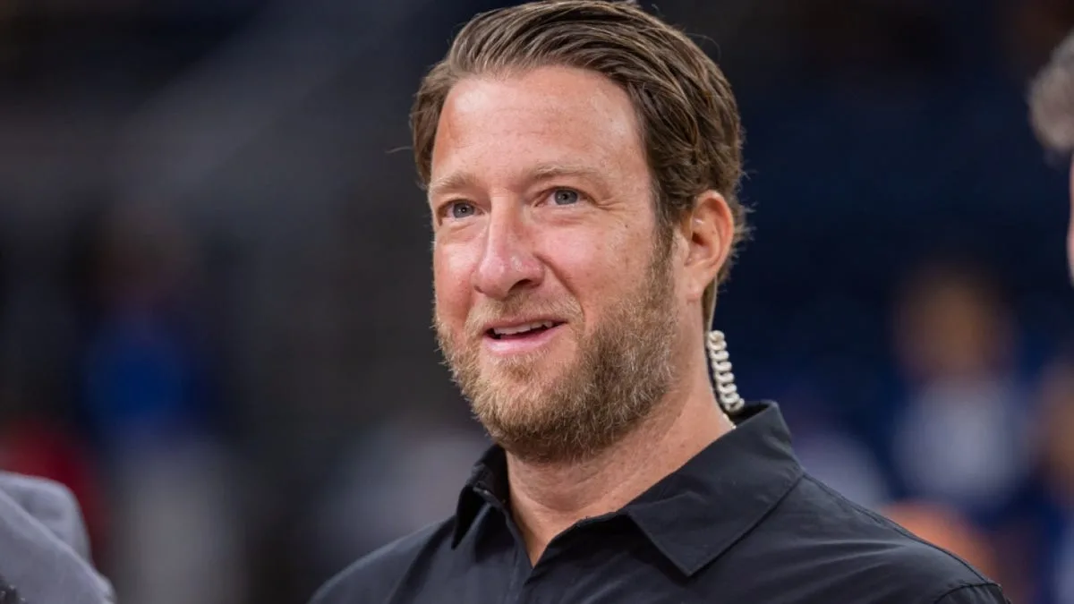 Dave Portnoy receives praise for handling of antisemitic incident at Barstool bar  at george magazine