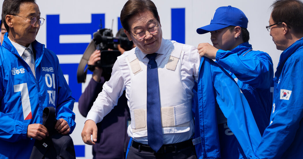Bulletproof Vests and Glass: South Korean Candidate Tightens Security  at george magazine