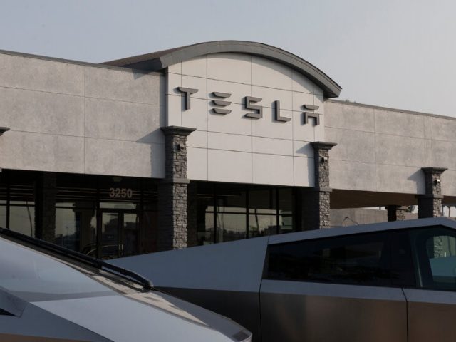 Tesla Shares Slide as Trump-Elon Musk Feud Escalates