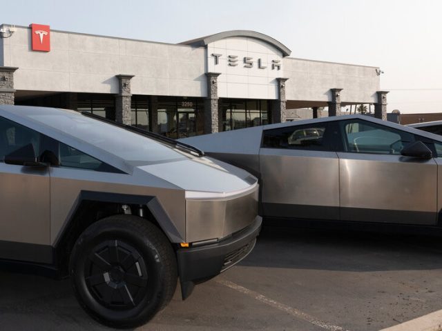 The Trump-Elon Musk Feud Creates More Problems for Tesla