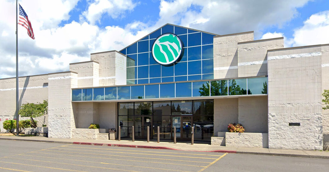 Bombing and Mass Shooting Plot at Washington State Mall Is Foiled, F.B.I. Says  at george magazine