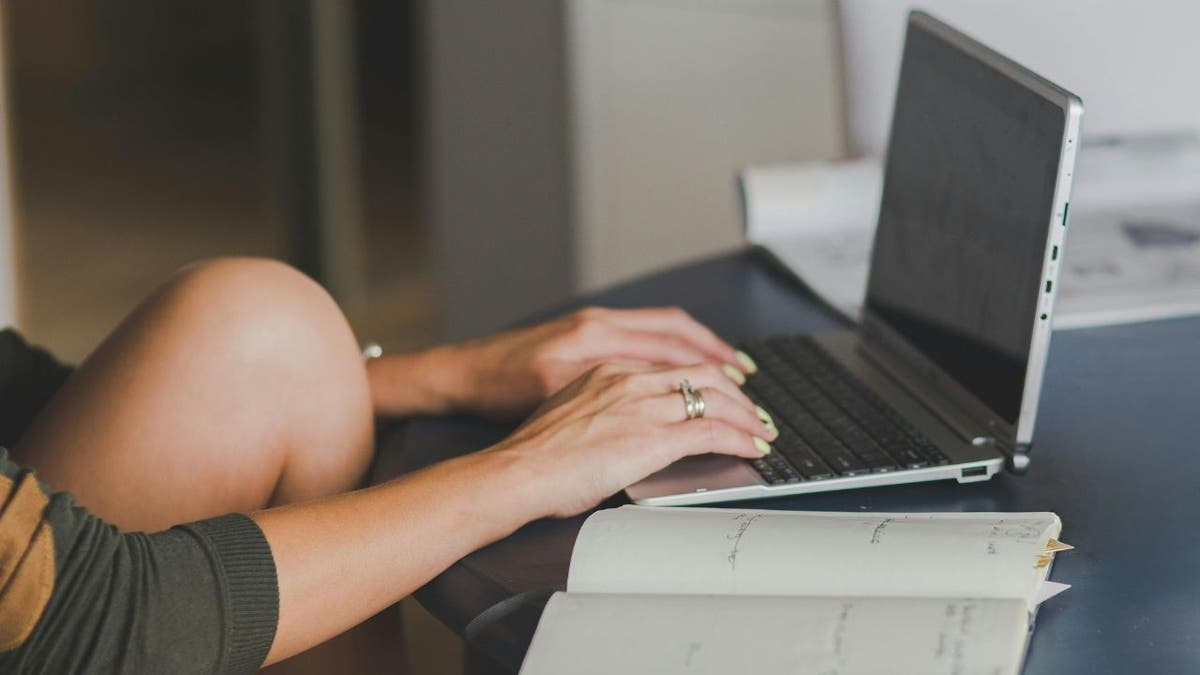 How addresses are collected and put on people finder sites  at george magazine