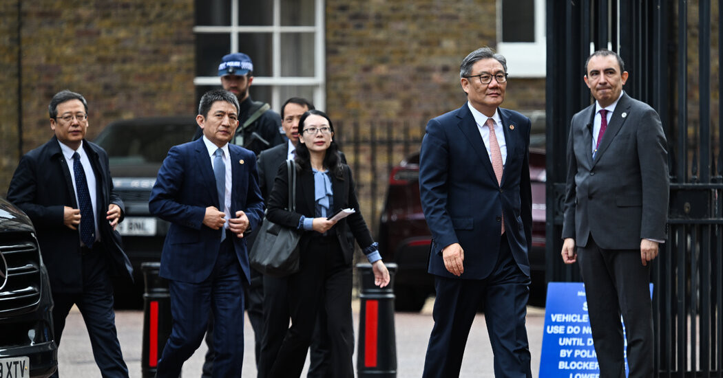 The Art of the Stall: China’s Strategy for Dealing With Trump  at george magazine