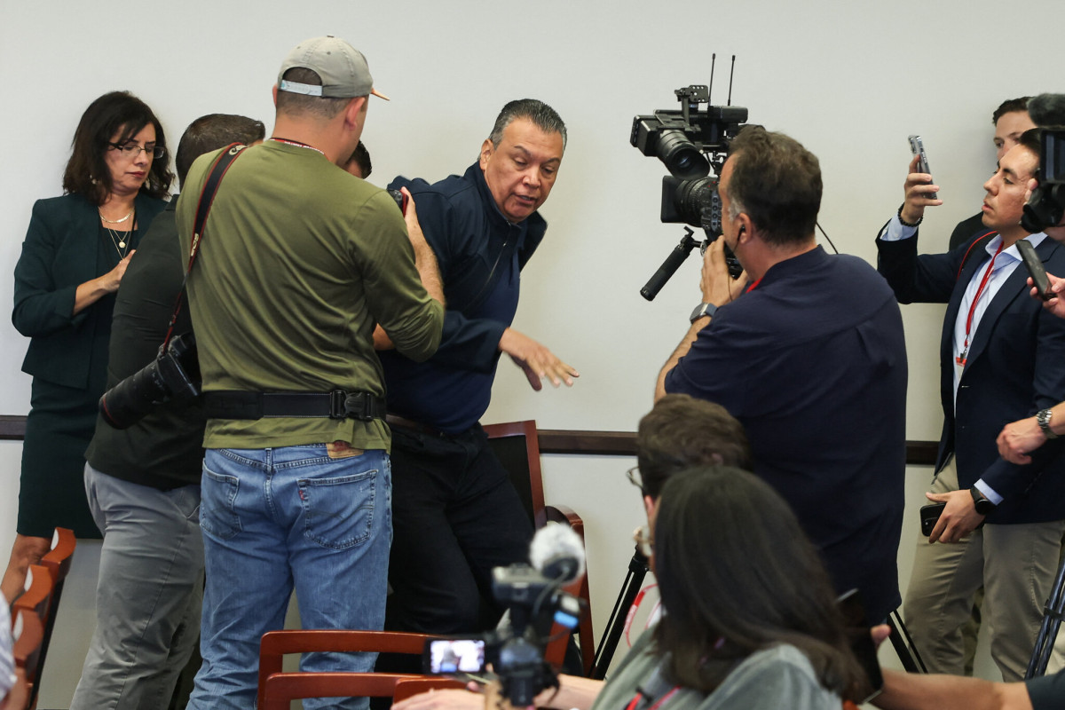 Calif. Senator Forcibly Removed and Handcuffed After Interrupting Noem  at george magazine