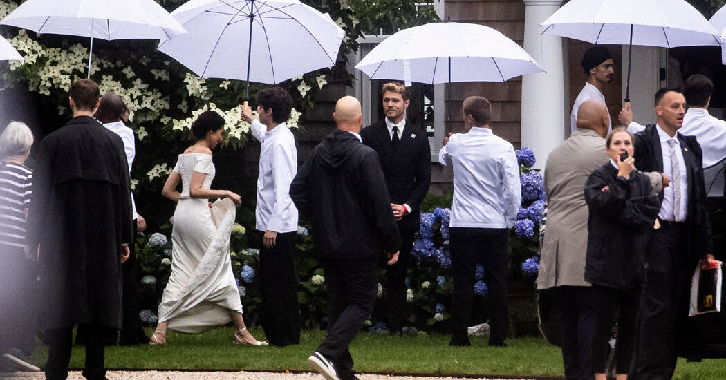 Huma Abedin and Alex Soros Wedding Draws Clintons and Kamala Harris to the Hamptons  at george magazine