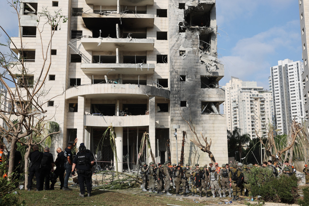 Iranian Strikes Kill at Least 8 in Israel, Including 4 in Petah Tikva  at george magazine