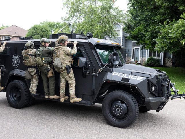 How a manhunt works, according to security experts.